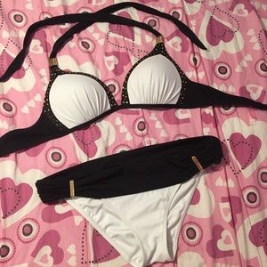black & white victoria's secret swimsuit <3